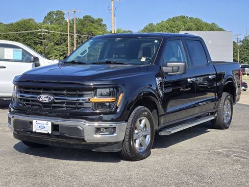 Certified 2025 Ford F150 XLT w/ Equipment Group 301A Standard RWD image 3