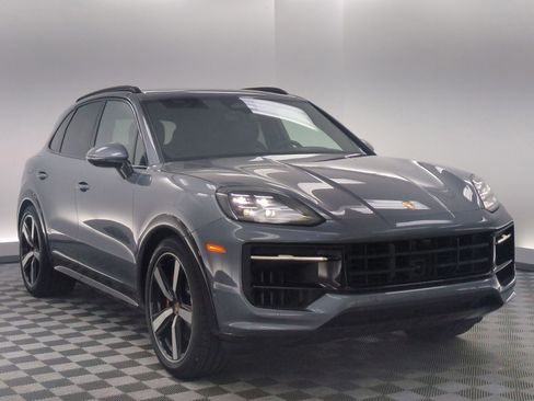 New 2026 Porsche Cayenne GTS AWD/4WD image 8
