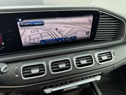 Certified 2025 Mercedes-Benz GLS 450 4MATIC image 18