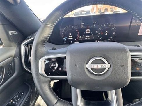 Certified 2025 Nissan Armada Platinum image 19