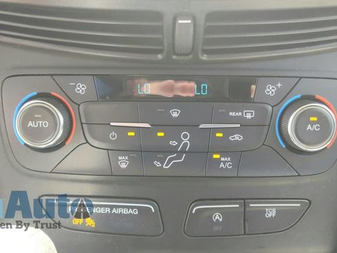 Used 2017 Ford Escape SE FWD image 32