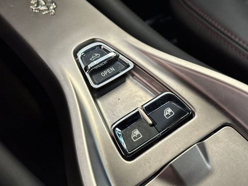 Used 2010 Ferrari California image 26