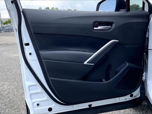 Used 2024 Toyota Corolla Cross XSE w/ Convenience Package image 21