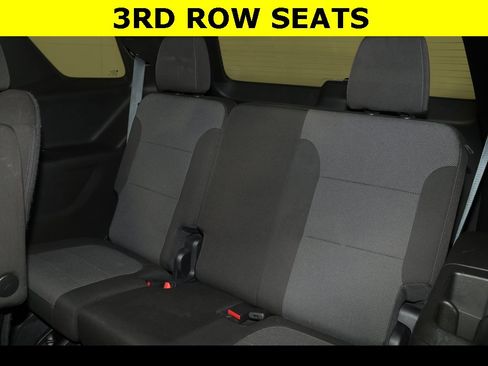 Used 2023 Chevrolet Traverse LT image 10