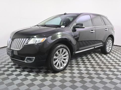 Used 2014 Lincoln MKX AWD w/ Equipment Group 102A image 2