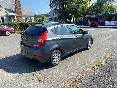 Used 2013 Hyundai Accent GS image 5
