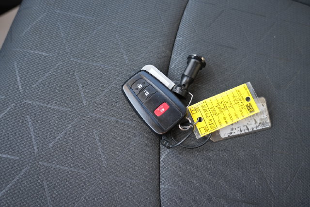 Used 2025 Toyota RAV4 XLE FWD image 43