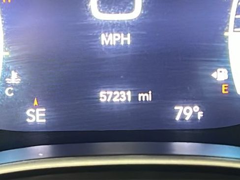 Used 2023 Chrysler Pacifica Touring-L FWD image 18