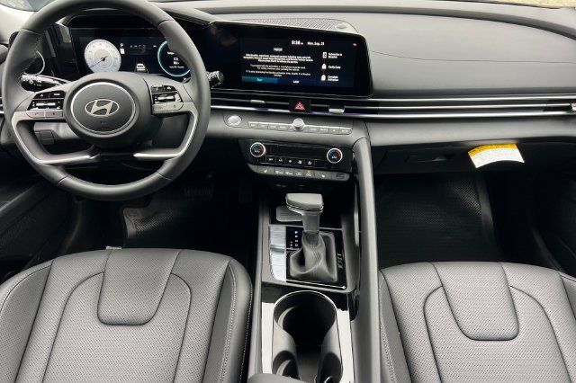 New 2026 Hyundai Elantra Limited FWD image 12