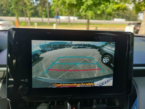 Used 2025 Toyota Corolla Cross L FWD image 17