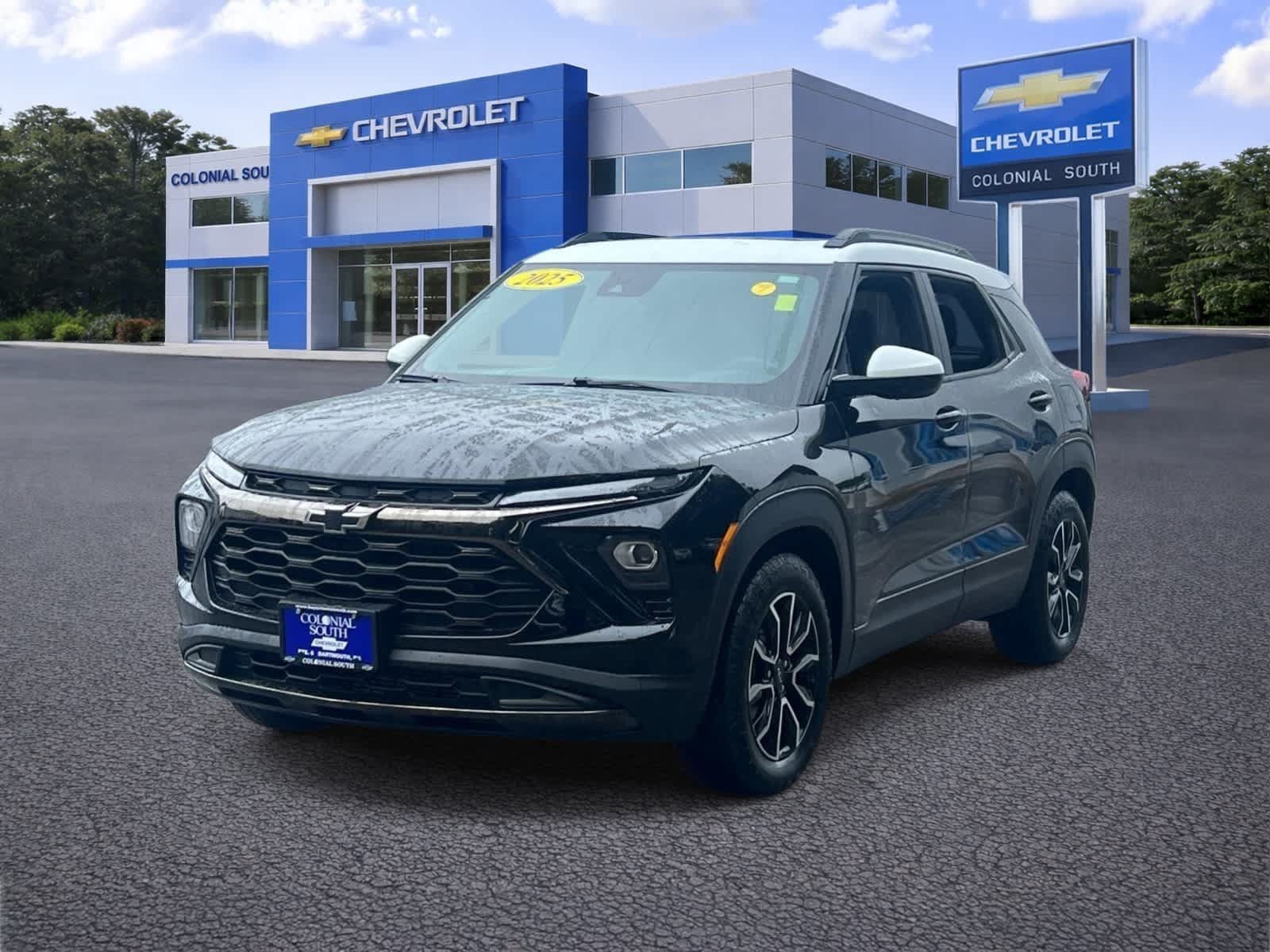 Used 2025 Chevrolet TrailBlazer ACTIV w/ Convenience Package FWD image 2