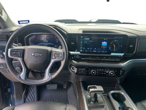 Used 2024 Chevrolet Silverado 1500 LT Trail Boss w/ Convenience Package II image 10