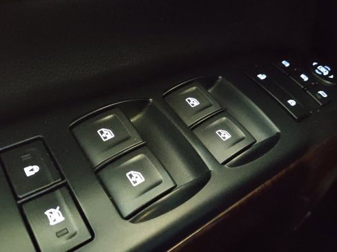 Used 2018 GMC Sierra 1500 SLT w/ SLT Premium Package image 27