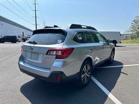 Used 2018 Subaru Outback 2.5i Limited AWD/4WD image 5