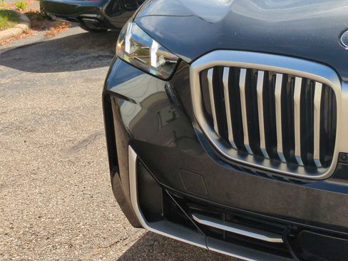 Certified 2024 BMW X5 xDrive40i w/ Parking Assistance Package image 11