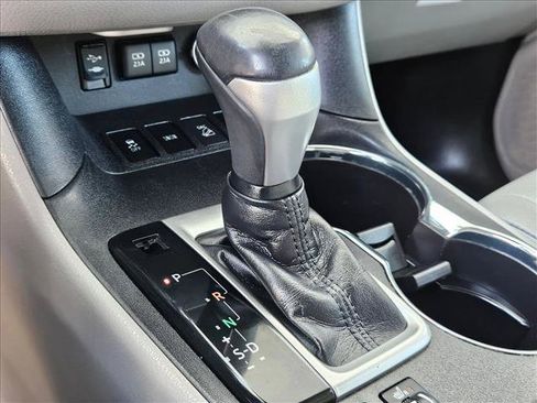 Used 2018 Toyota Highlander XLE AWD/4WD image 13