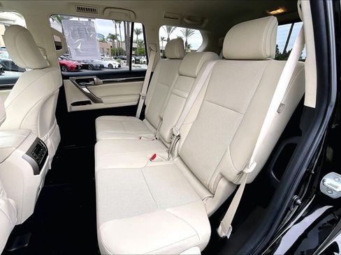 Used 2020 Lexus GX 460 Premium w/ Premium Package AWD/4WD image 18