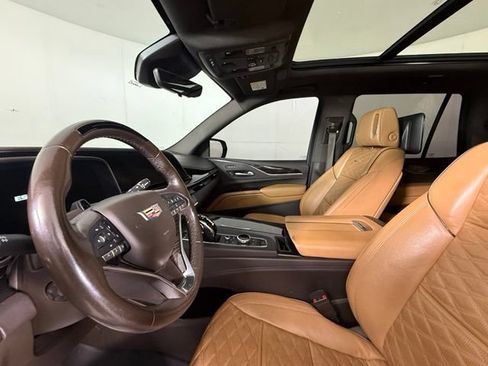 Used 2021 Cadillac Escalade Sport w/ Driver Assist Tech Package AWD/4WD image 18