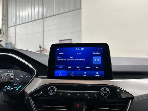 Certified 2021 Ford Escape SE w/ SE Sport Appearance Package FWD image 18