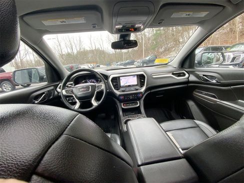 Certified 2023 GMC Acadia SLT w/ Technology Package image 22