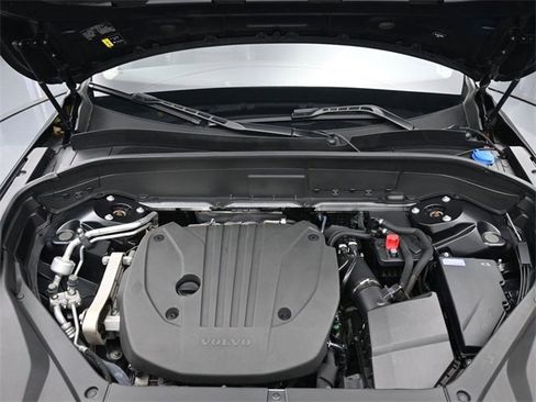 Used 2023 Volvo XC90 B5 Core image 9