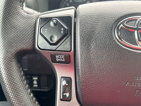 Used 2022 Toyota Tacoma TRD Off-Road w/ Technology Package AWD/4WD image 20