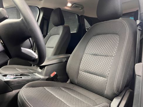 Used 2025 Ford Escape Active AWD/4WD image 3