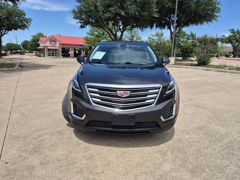 Used 2017 Cadillac XT5 Luxury w/ Driver Awareness Package FWD image 3