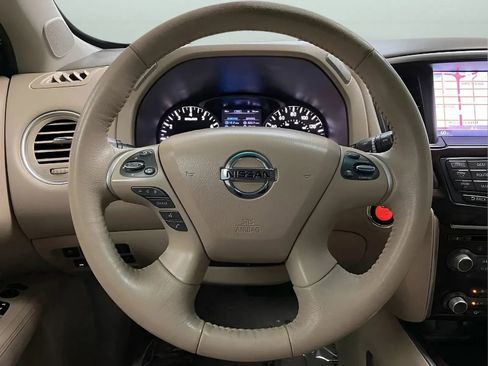 Used 2015 Nissan Pathfinder Platinum w/ Family Entertainment Package AWD/4WD image 17