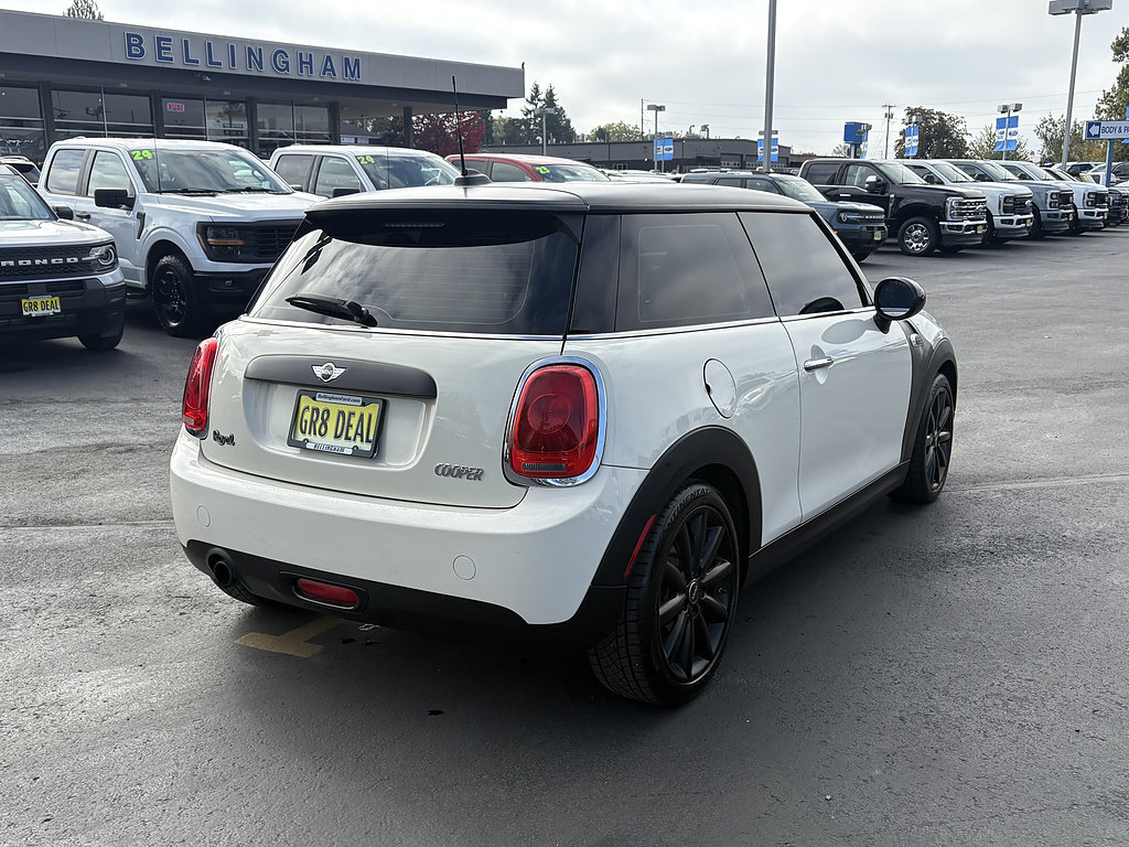Used 2014 MINI Cooper 2-Door Hardtop FWD image 5