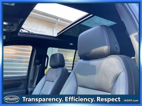 Used 2022 Chevrolet Tahoe LT w/ Luxury Package image 21