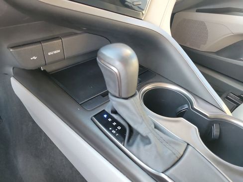 Used 2021 Toyota Camry SE image 21