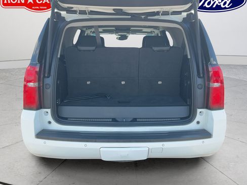 Used 2020 Chevrolet Tahoe Premier w/ Premier 6.2L Value Package RWD image 21