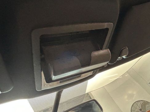 Used 2017 Ford Explorer Limited image 33