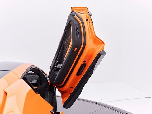 Used 2025 Lamborghini Revuelto AWD/4WD image 50
