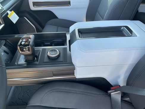 New 2025 GMC Hummer EV 2X image 30