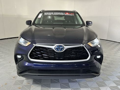 Used 2021 Toyota Highlander XLE FWD image 3
