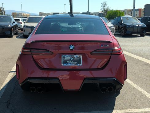 Used 2025 BMW M5 w/ Carbon Package image 9