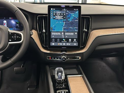 New 2026 Volvo XC60 T8 Ultra w/ Protection Package Premier AWD/4WD image 11