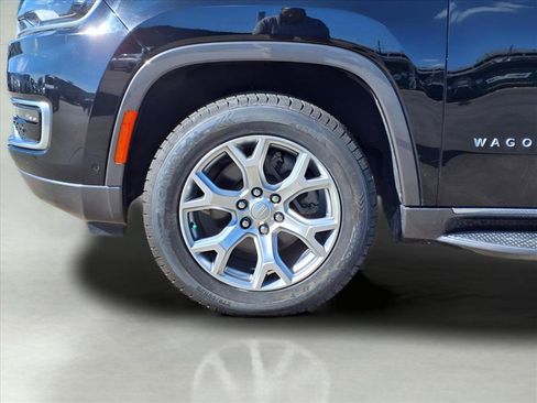 Used 2022 Jeep Wagoneer Series II w/ Rear Seat Video Group 1 image 9