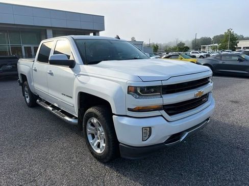Used 2018 Chevrolet Silverado 1500 LT w/ All Star Edition AWD/4WD image 3