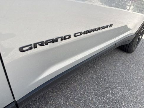 Used 2023 Jeep Grand Cherokee Limited w/ Luxury Tech Group II image 16