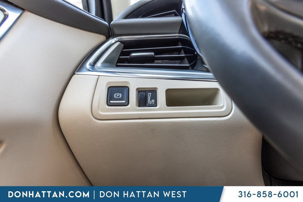 Used 2020 Cadillac XT5 Premium Luxury AWD/4WD image 12