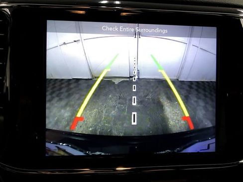 Used 2019 Jeep Grand Cherokee Altitude image 22