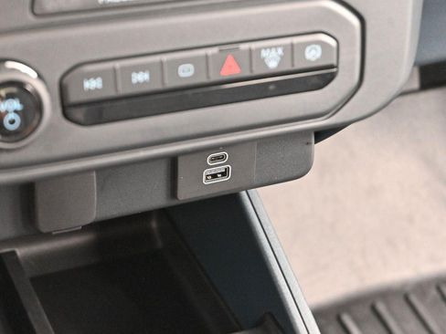 Used 2025 Ford Maverick Lobo AWD/4WD image 26
