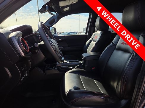 Used 2023 Toyota Tacoma TRD Sport w/ Technology Package image 15