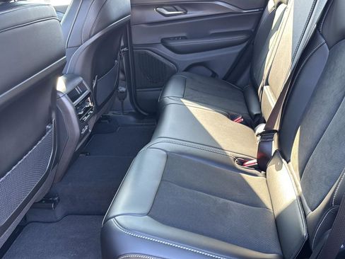 New 2025 Jeep Grand Cherokee Altitude image 27