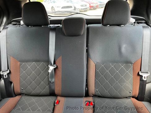 Used 2018 Nissan Kicks SR FWD image 19