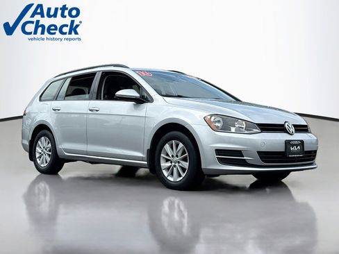 Used 2016 Volkswagen Golf S FWD image 1