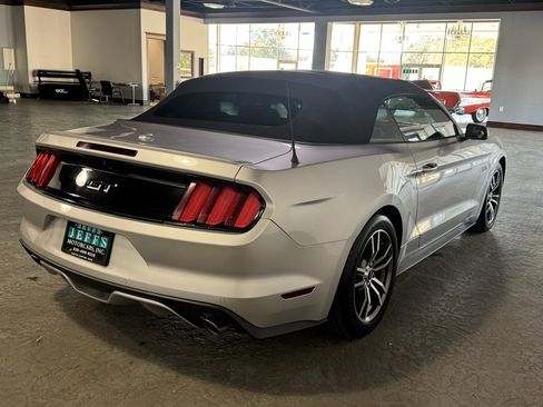 Used 2017 Ford Mustang GT Premium w/ Equipment Group 401A image 4
